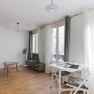 Eiffel Tower Royal Apartment