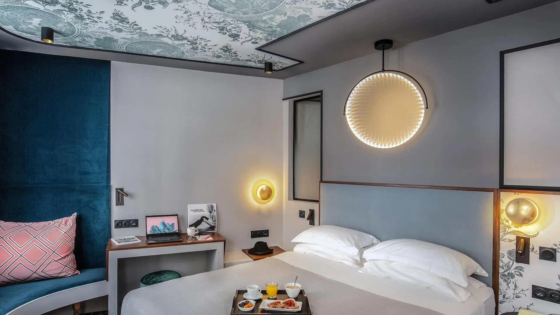 ****  Hotel Louison Paris France