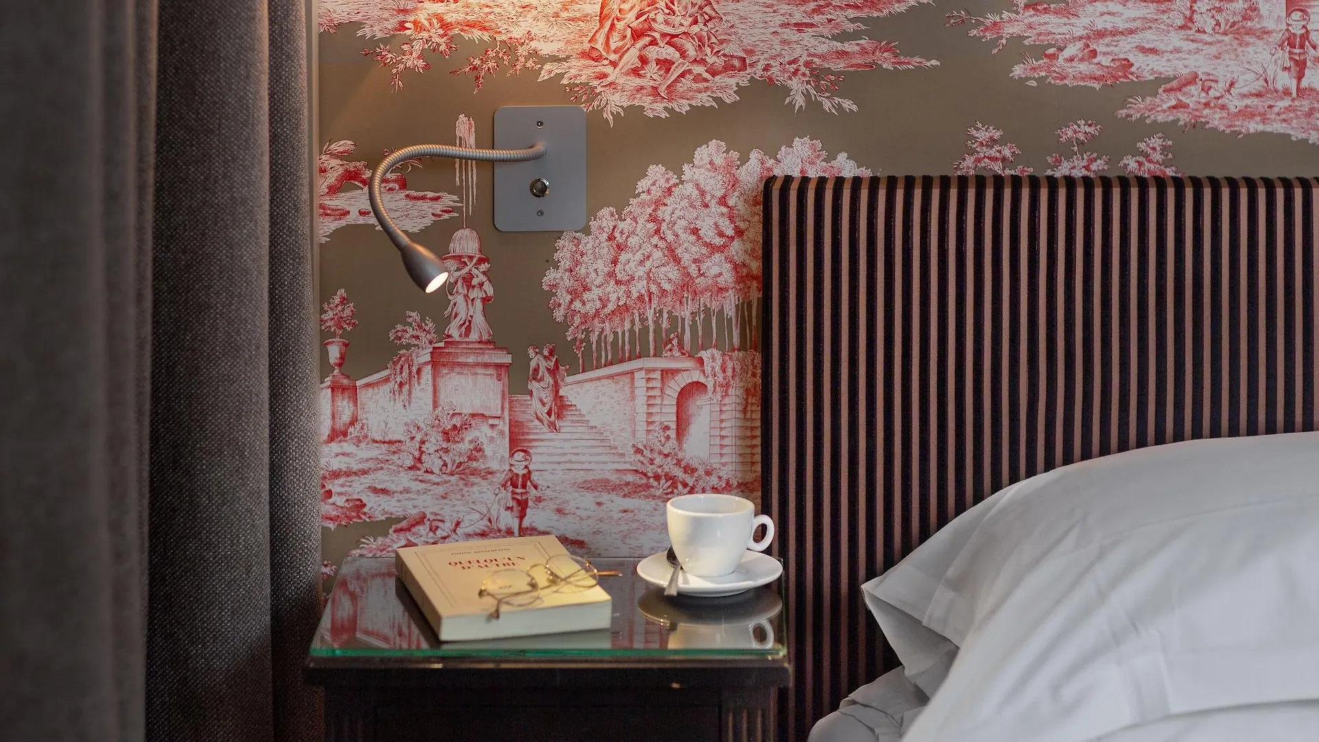 ****  Hotel Louison Paris France