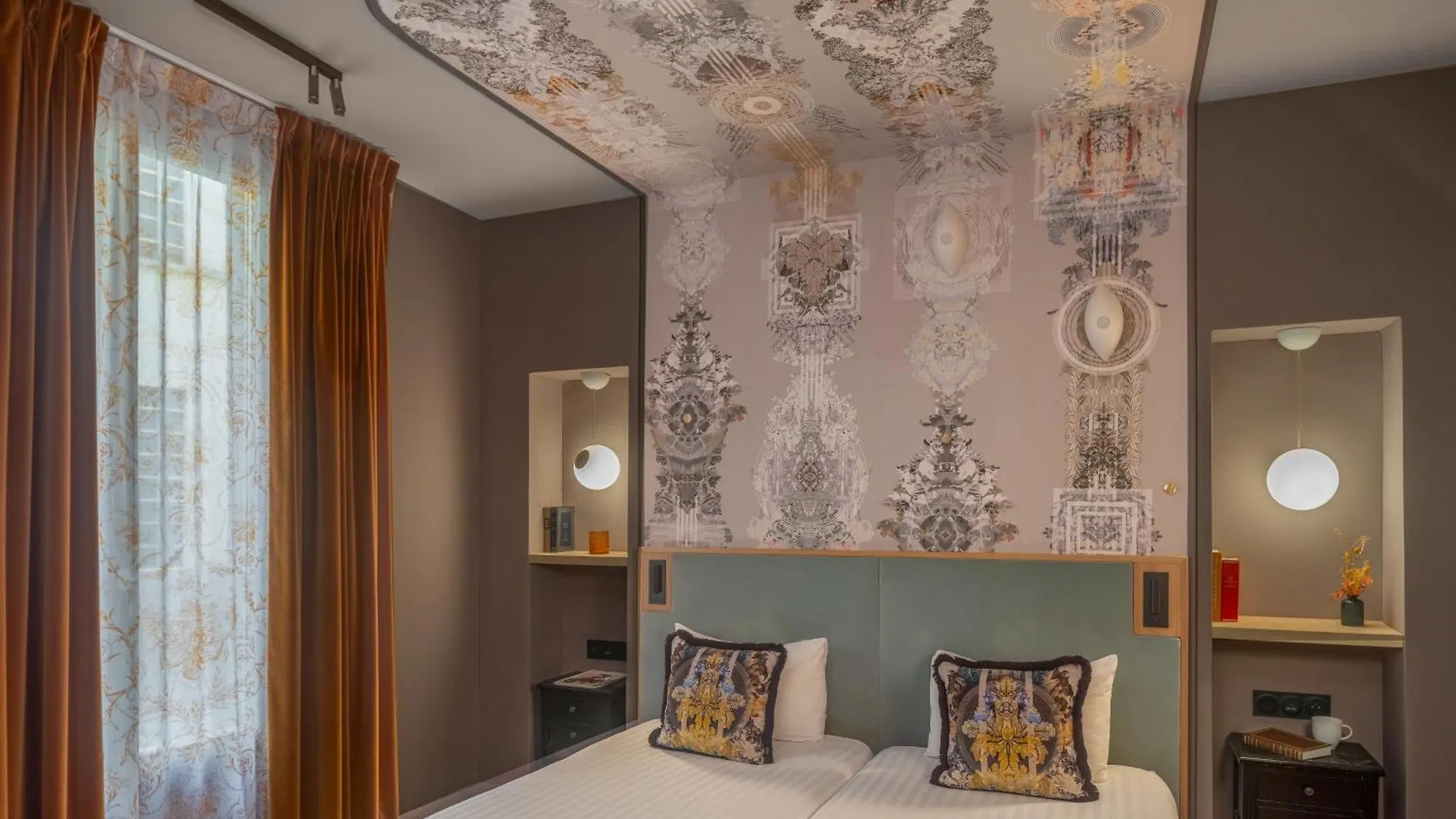 ****  Hotel Louison Paris France